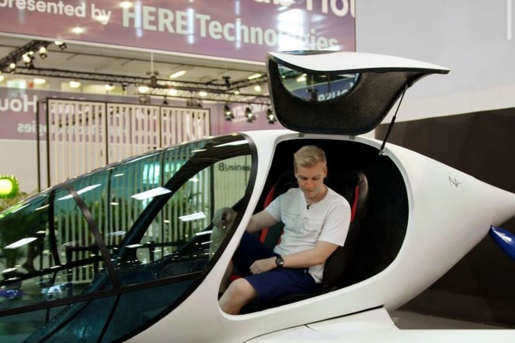 Science YouTuber Dr. Whatson in the Origin cockpit at IAA Mobility 2021
