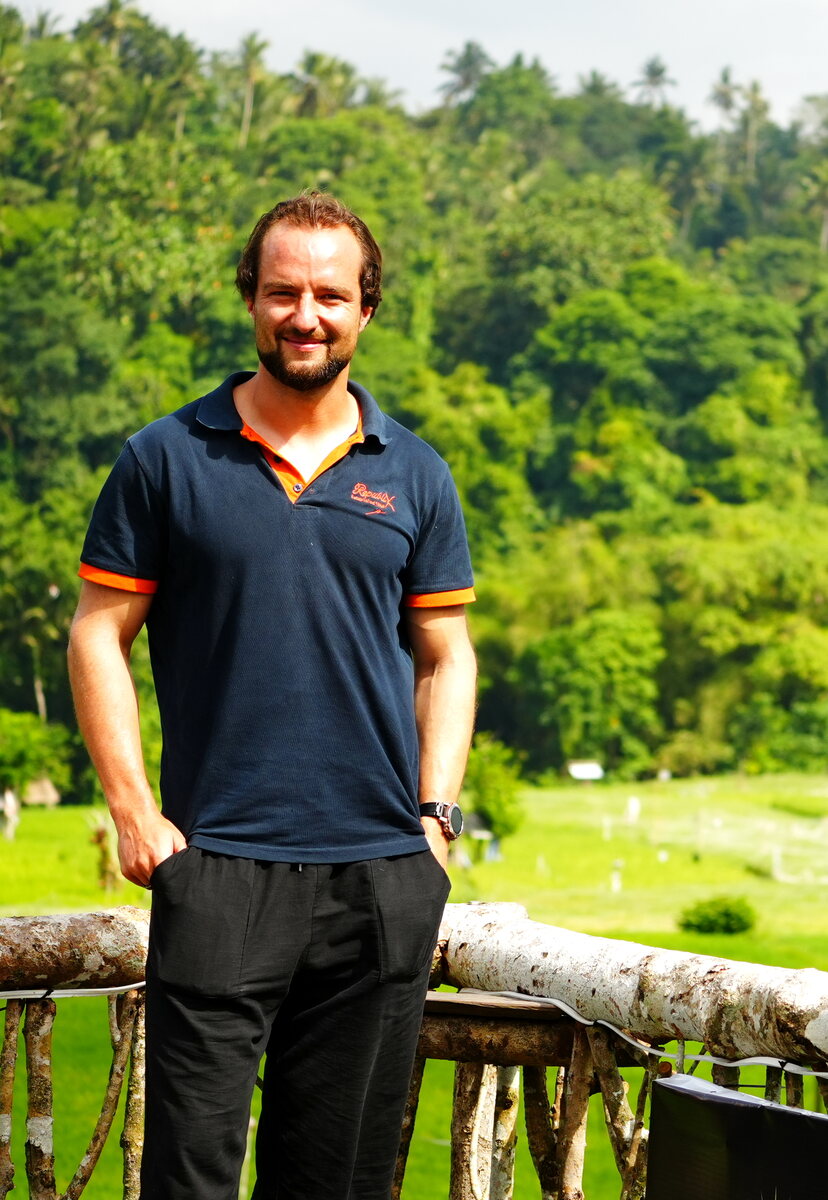 Tobias travelling