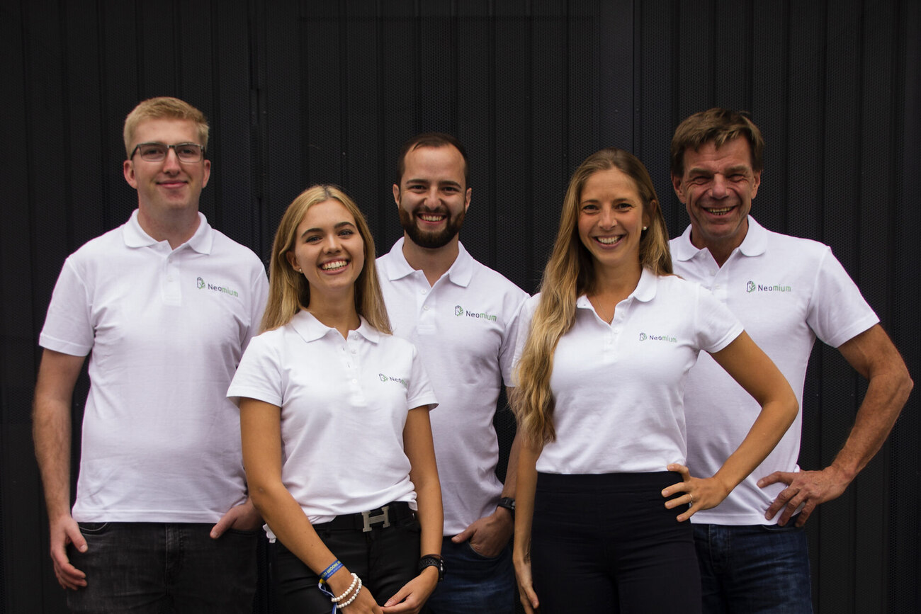 The Neomium team